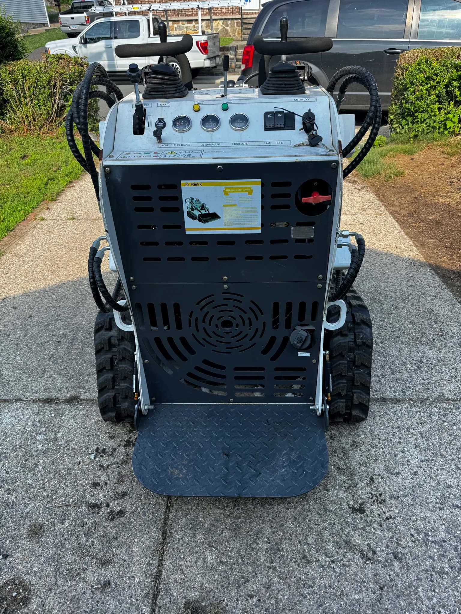 Mini Skid Steer — photo 3 of 4