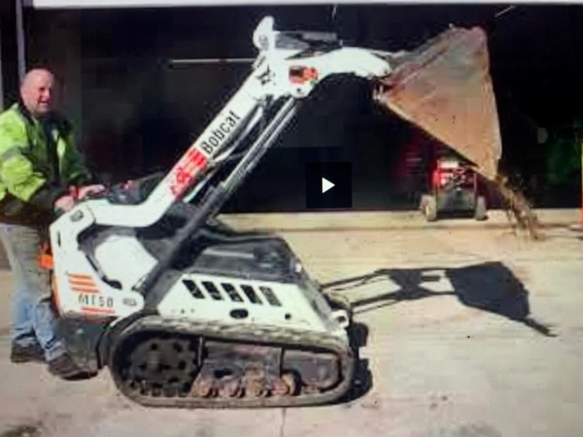 Mini Skid Steer — photo 2 of 5