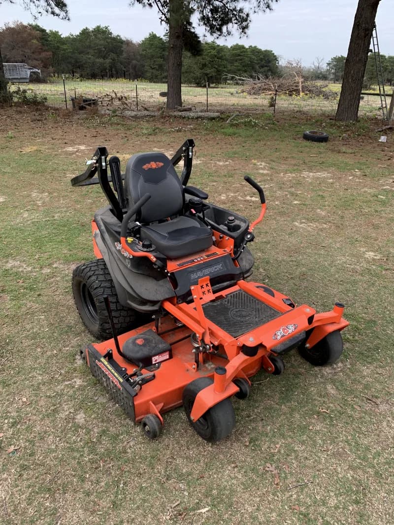 zero turn mower — photo 3 of 3