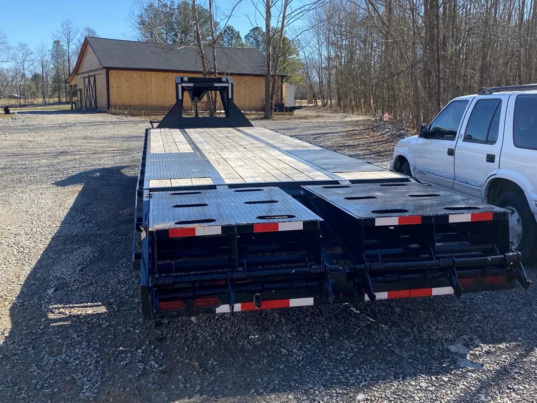 Goose neck Trail Maxx trailer — photo 4 of 4