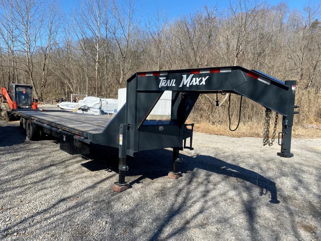 Goose neck Trail Maxx trailer — photo 3 of 4