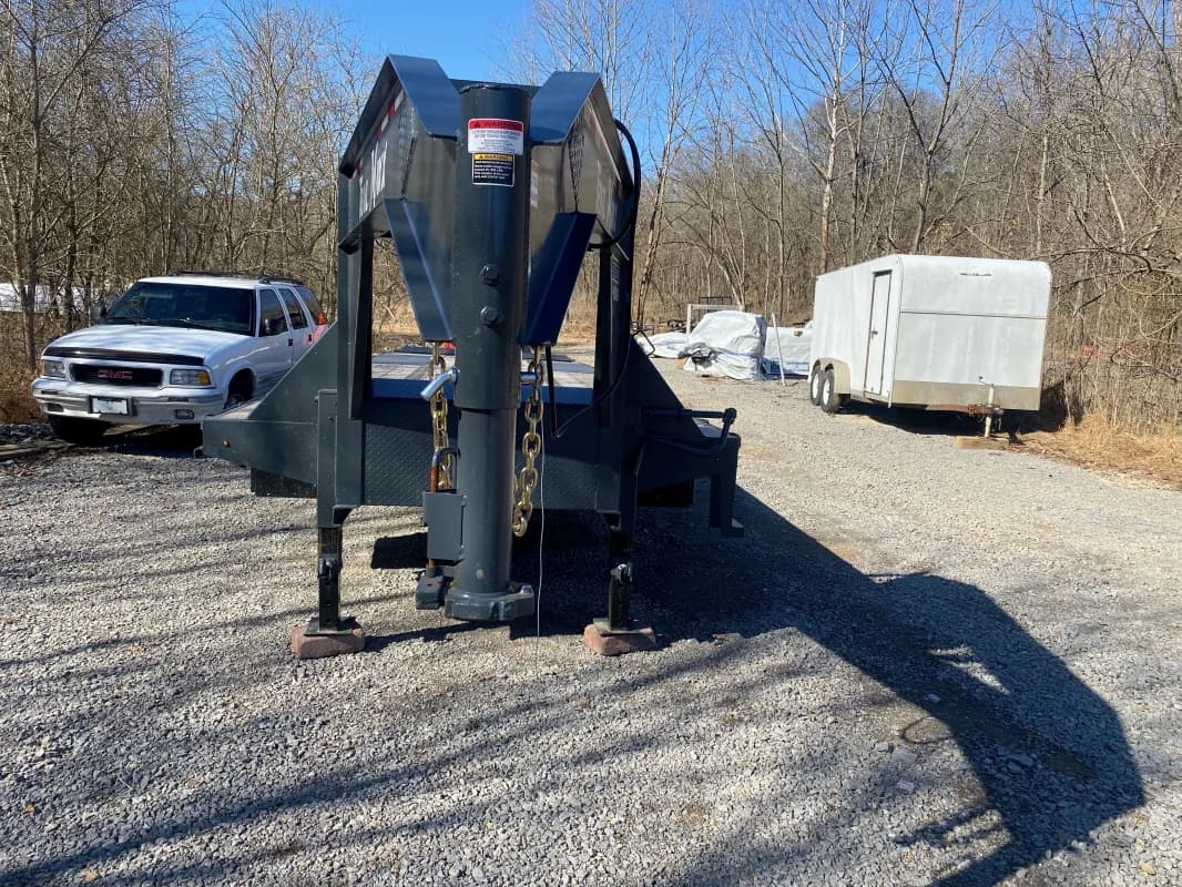 Goose neck Trail Maxx trailer