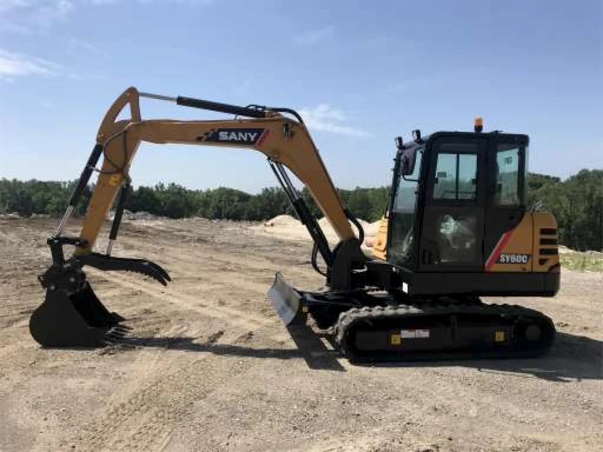 Mini Excavator SANY60 — photo 2 of 5