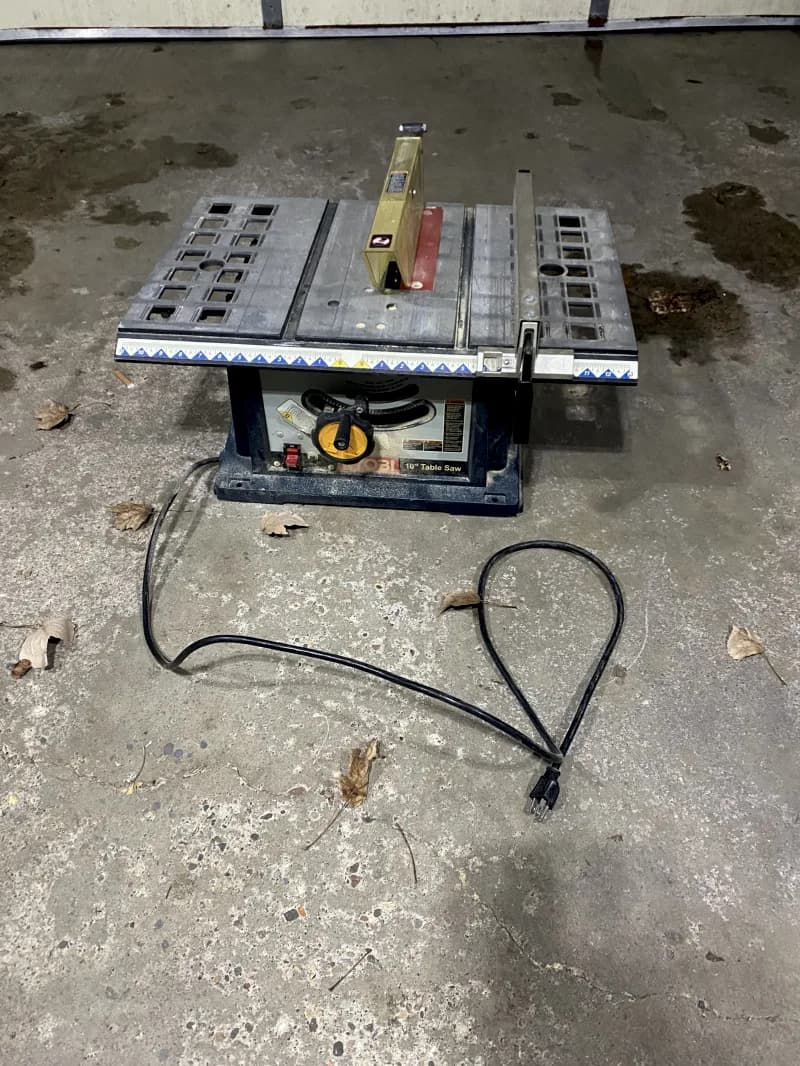 Table Saw — photo 2 of 3