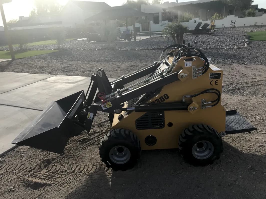 mini Skid Steer EG 380 — photo 2 of 5