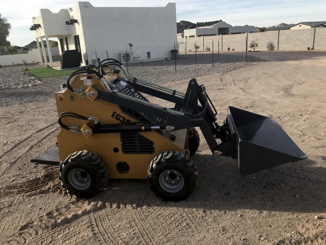 mini Skid Steer EG 380 — photo 5 of 5