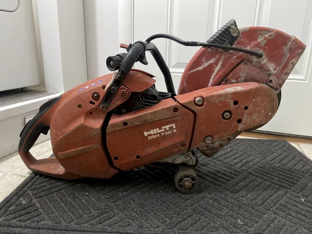 Hilti14 in. DSH 700X 70CC Hand-Held Concrete Gas Saw — photo 2 of 3