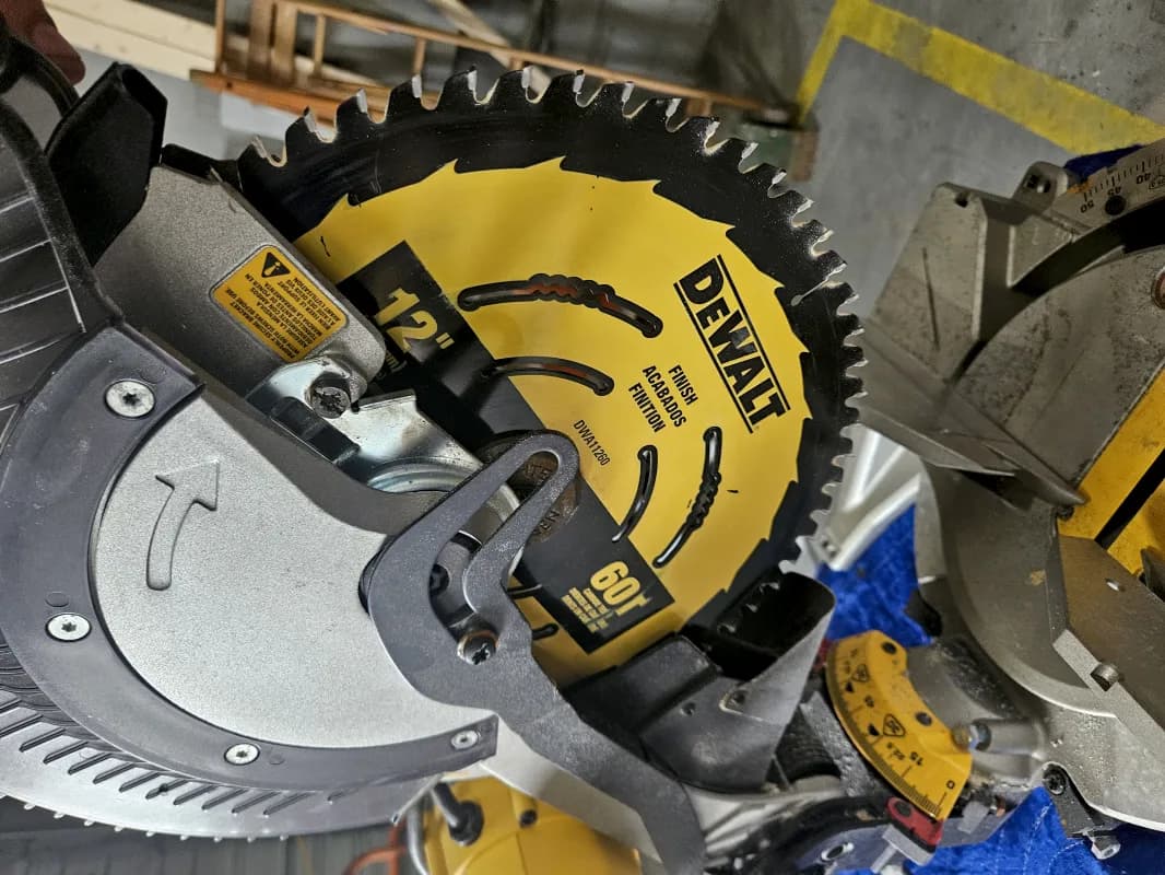 Miter saw — photo 3 of 3