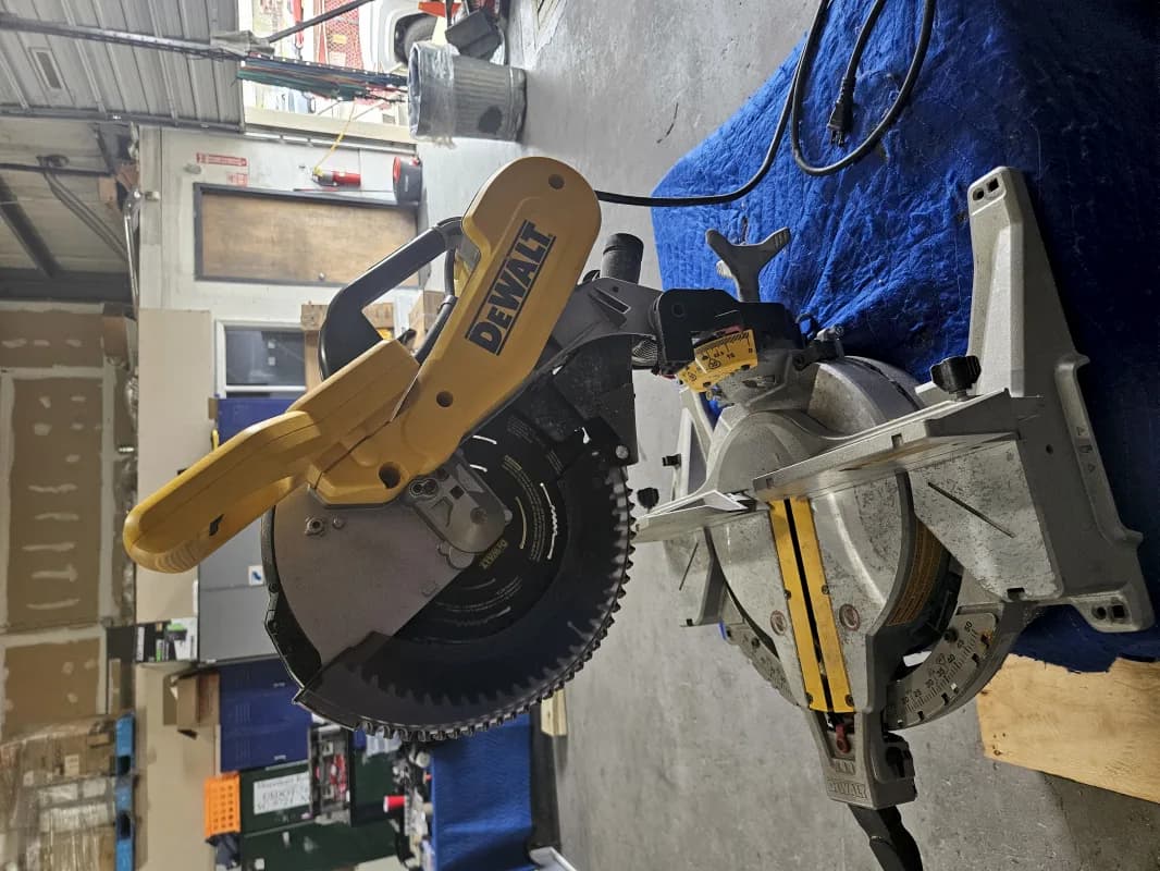 Miter saw — photo 2 of 3