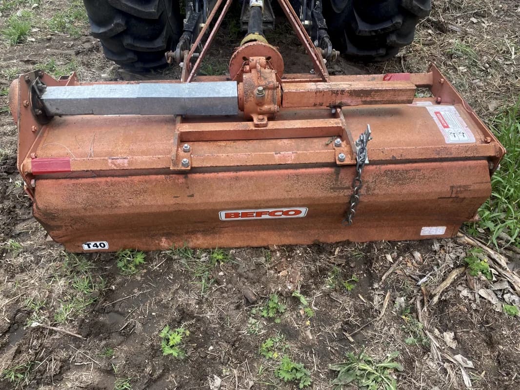 utility tractor 48hp — photo 3 of 4
