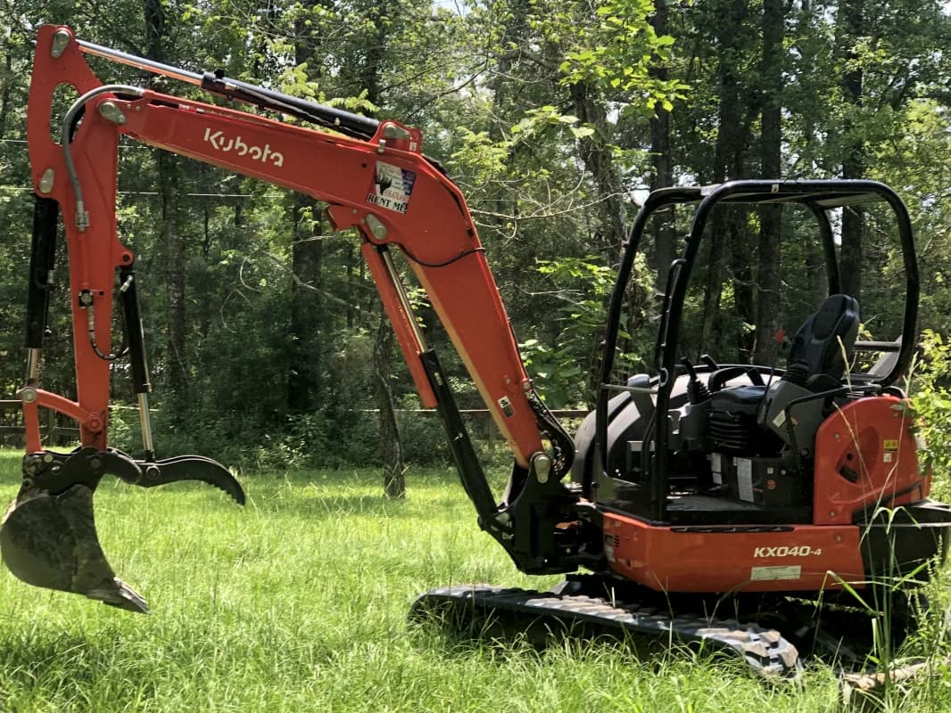 Mini-Excavator — photo 2 of 3