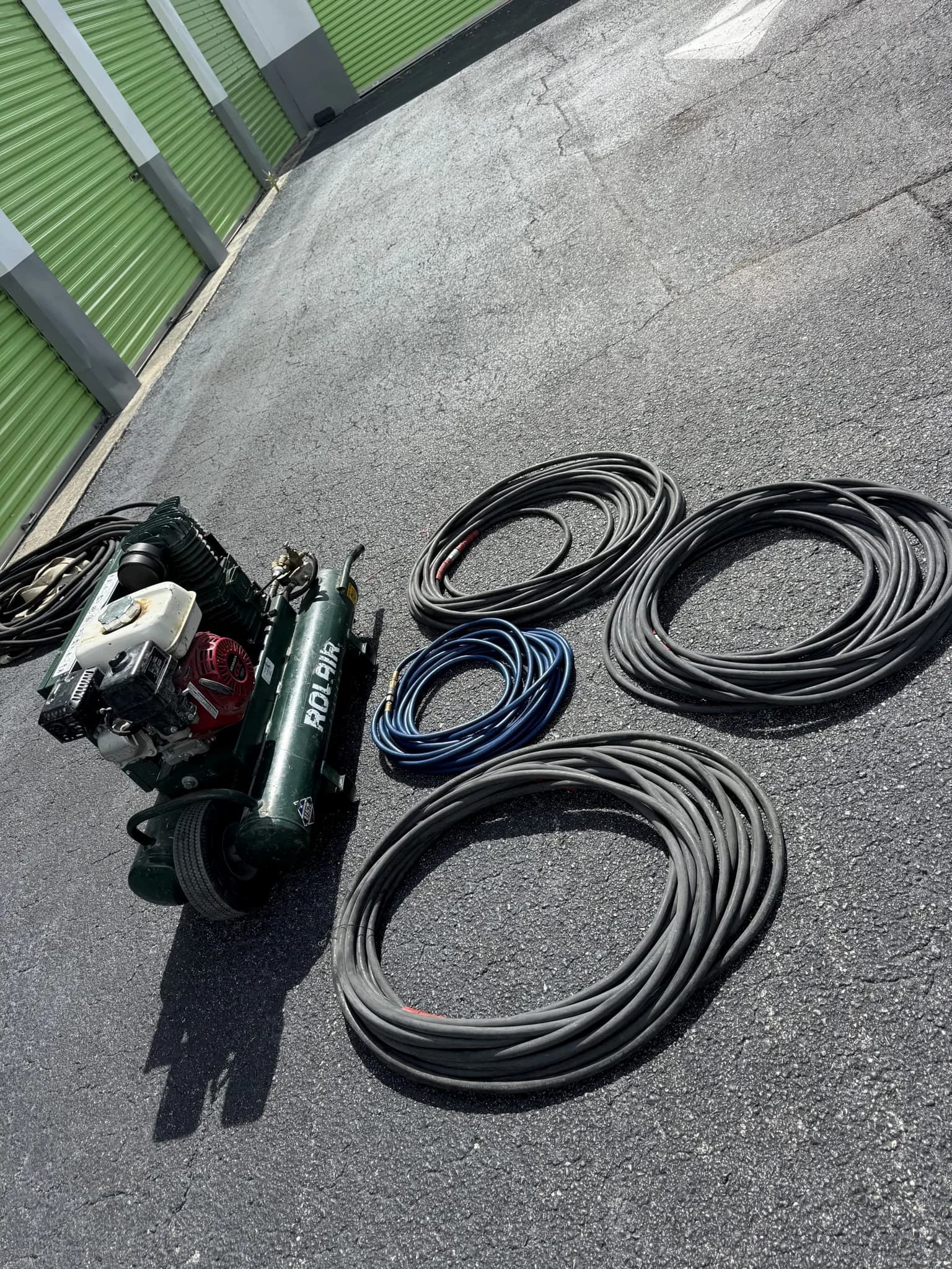 Rolair Portable 160cc Air Compressor — photo 4 of 4