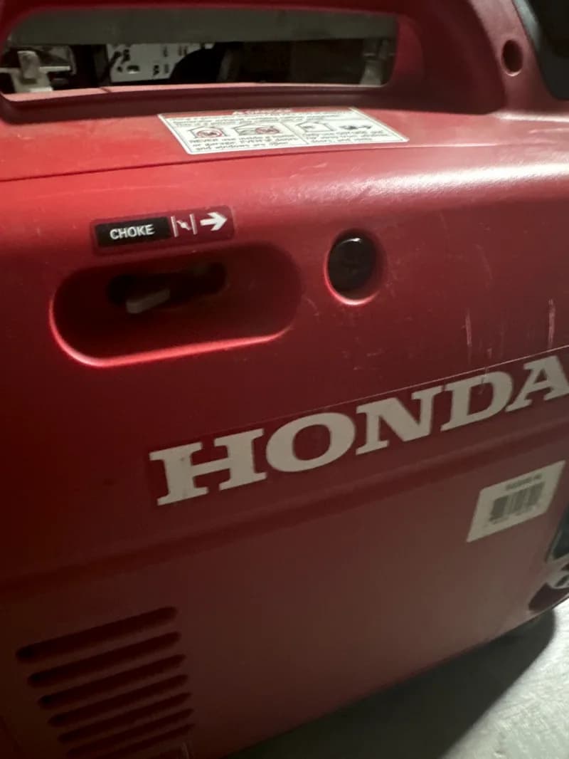 Honda 2200i generator — photo 3 of 3