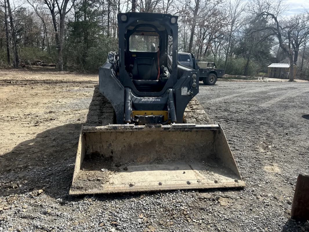 skidsteer — photo 2 of 3
