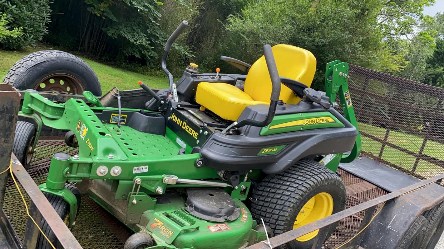 Zero turn mower — photo 3 of 3
