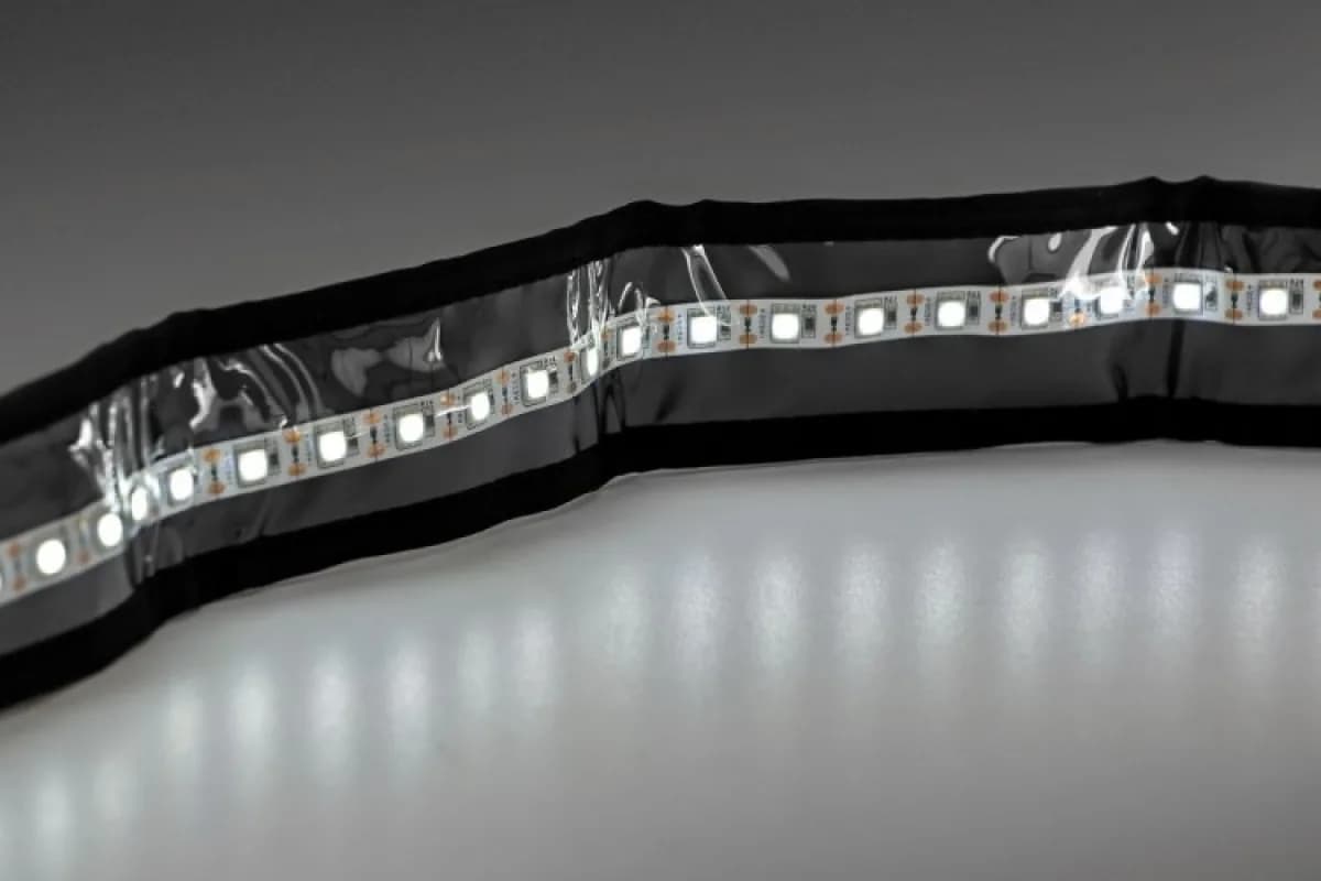 Roof Top Tent | Rack Mount | 12 Volt Accessory & LED Light Kit — photo 5 of 9