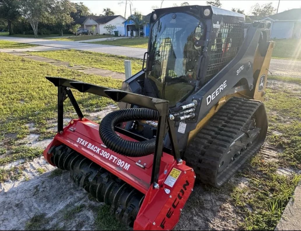 skid steer — photo 3 of 4