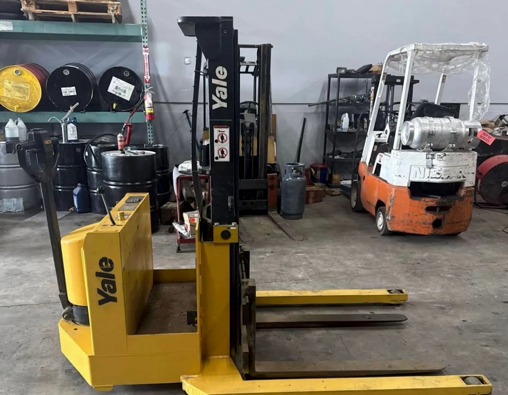 Yale Forklift Pallet Jack — photo 2 of 2