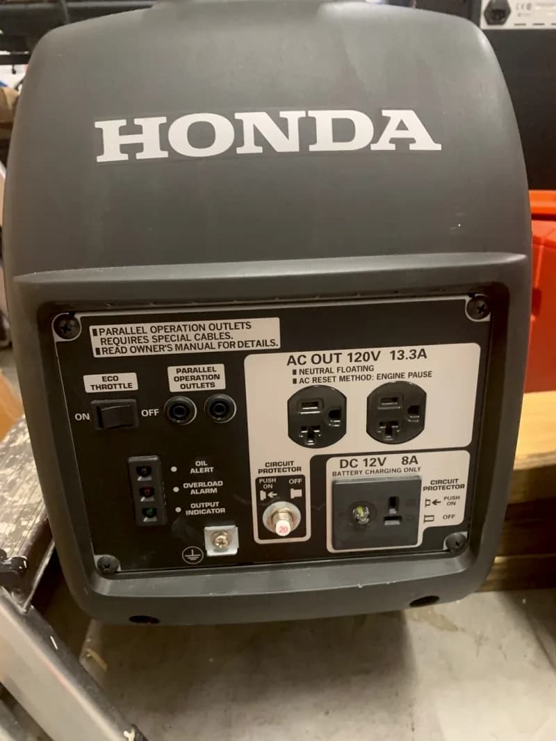 Honda Eu2000i Generator — photo 2 of 3
