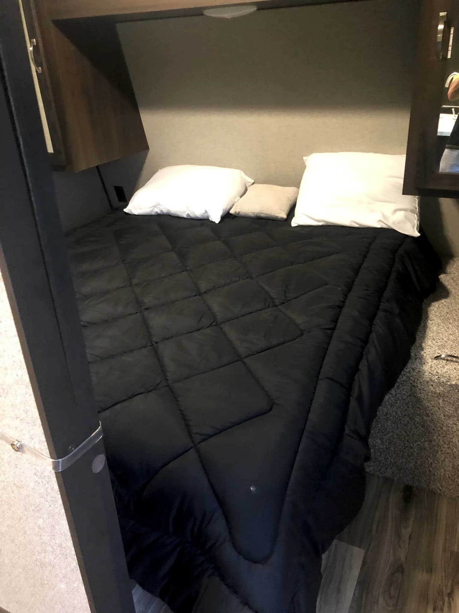Travel Trailer — photo 4 of 5
