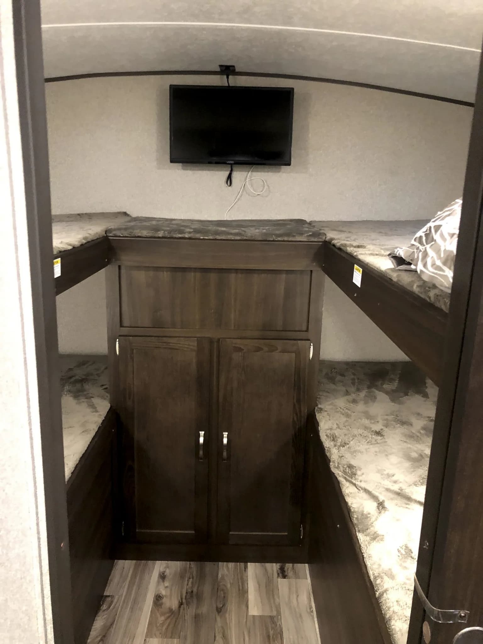 Travel Trailer — photo 2 of 5