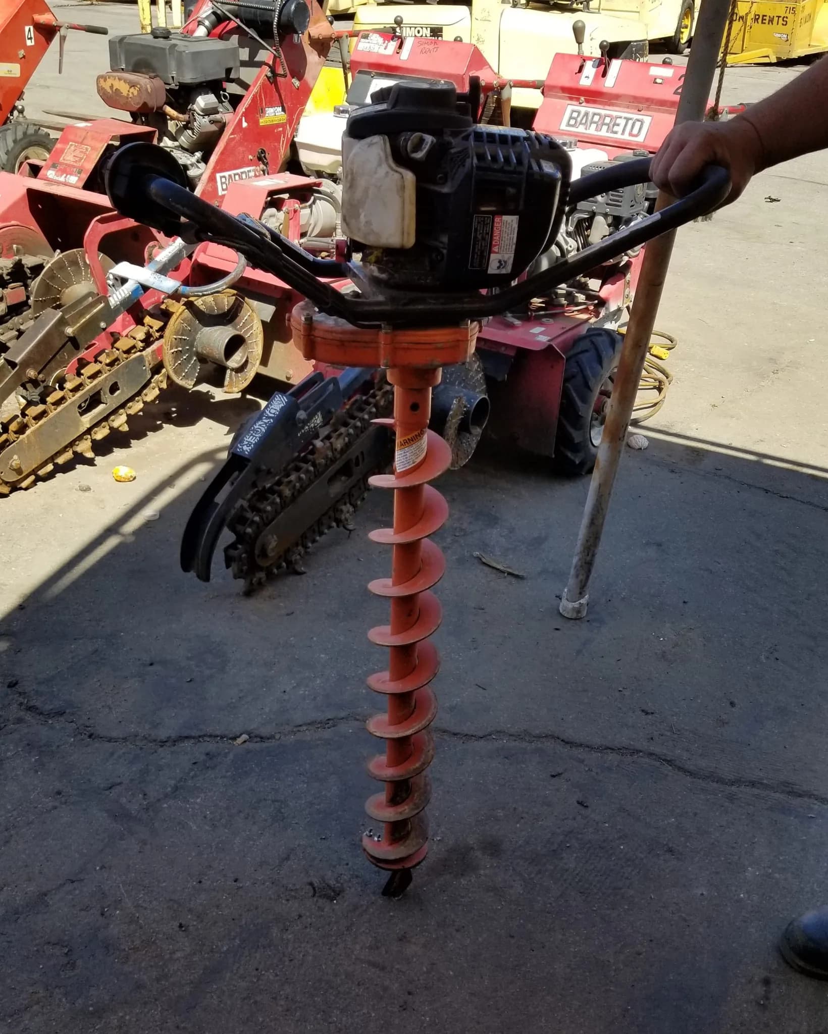 Single man post hole digger — photo 2 of 2
