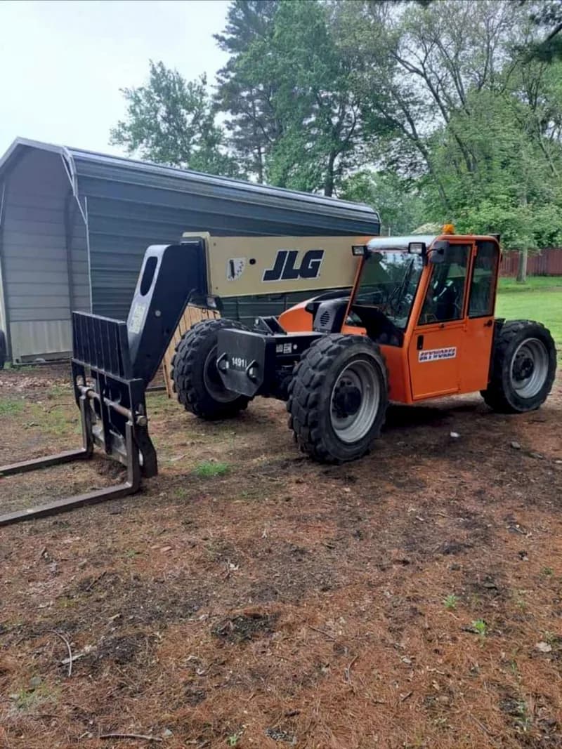 Telehandler — photo 3 of 3
