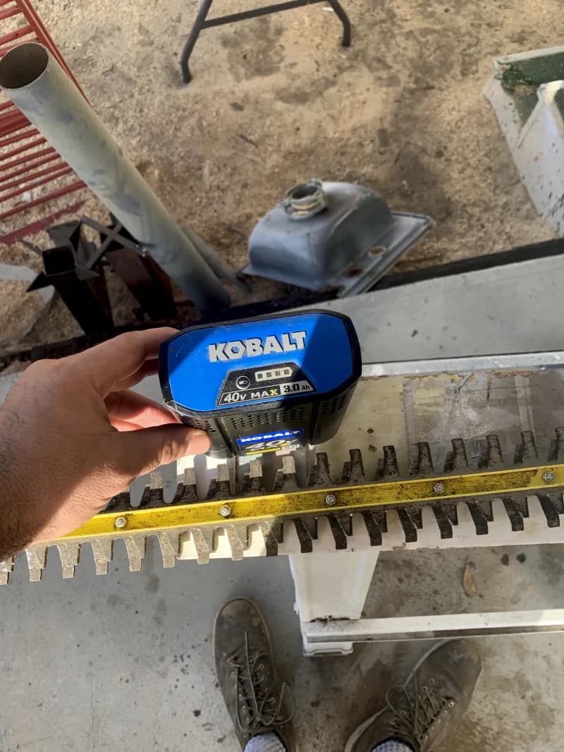 hedge trimmer — photo 3 of 3