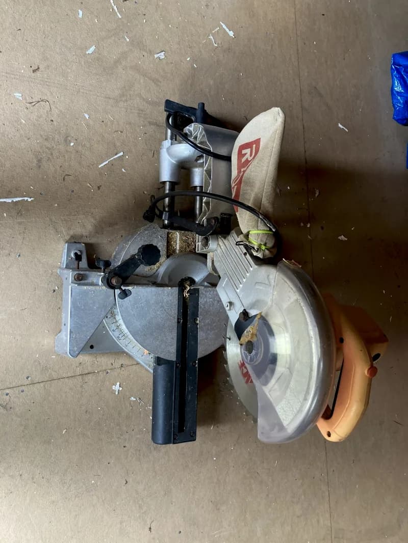Miter saw — photo 2 of 3