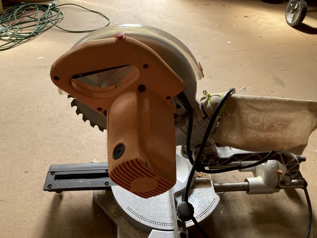 Miter saw — photo 3 of 3