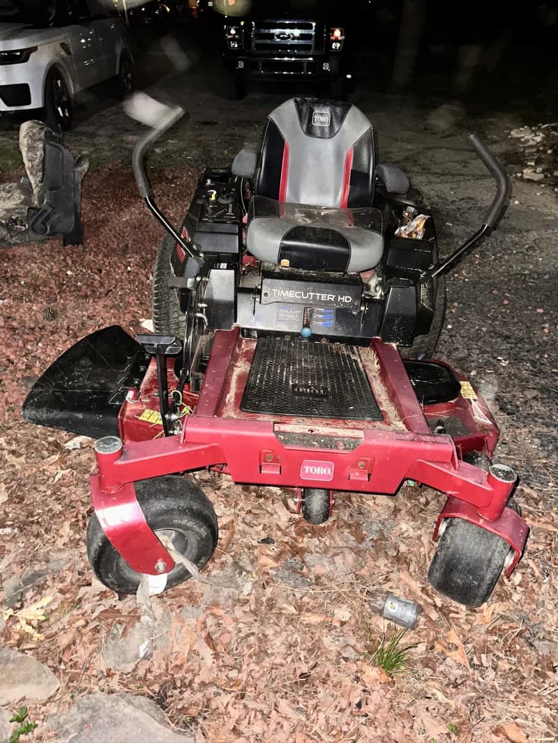 zero Turn Mower — photo 3 of 3