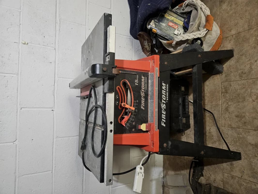 Table saw — photo 2 of 3