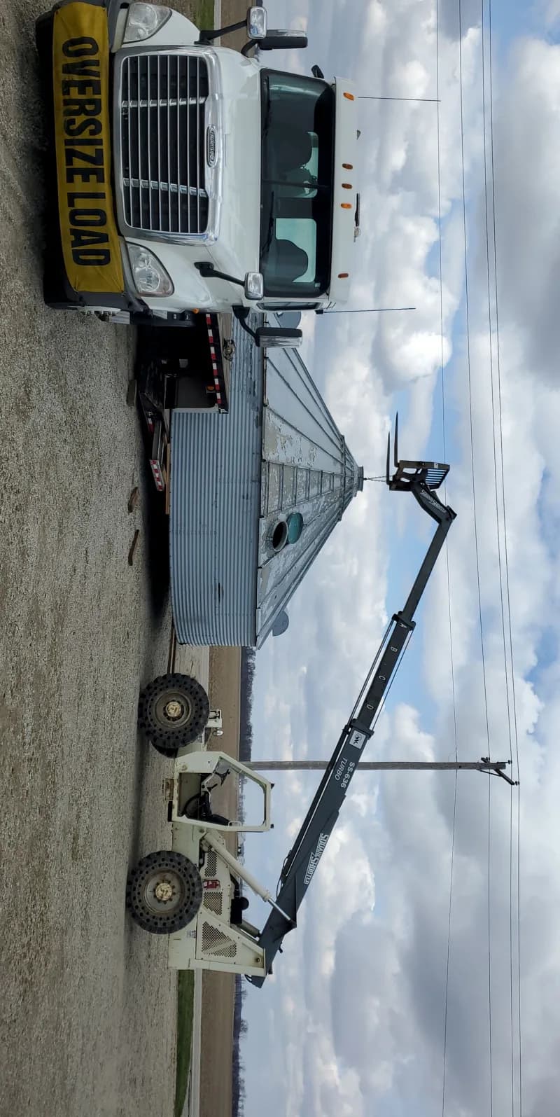 Telehandler — photo 2 of 3