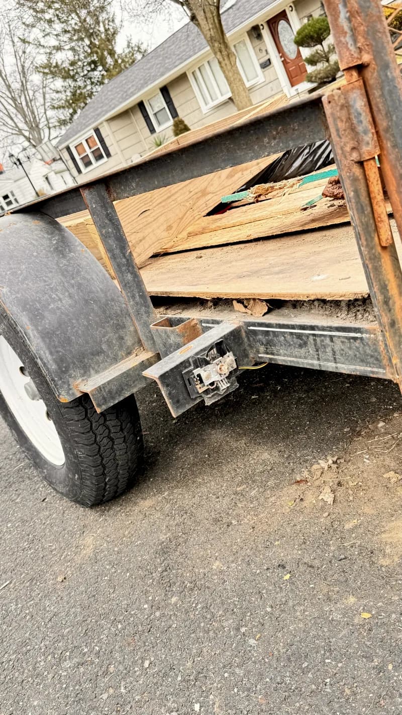 utility trailer — photo 3 of 3