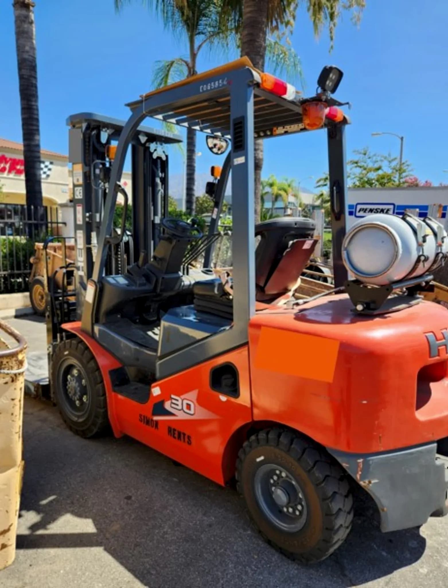 Heli 30 Propane Forklift - 6000 lbs — photo 2 of 4