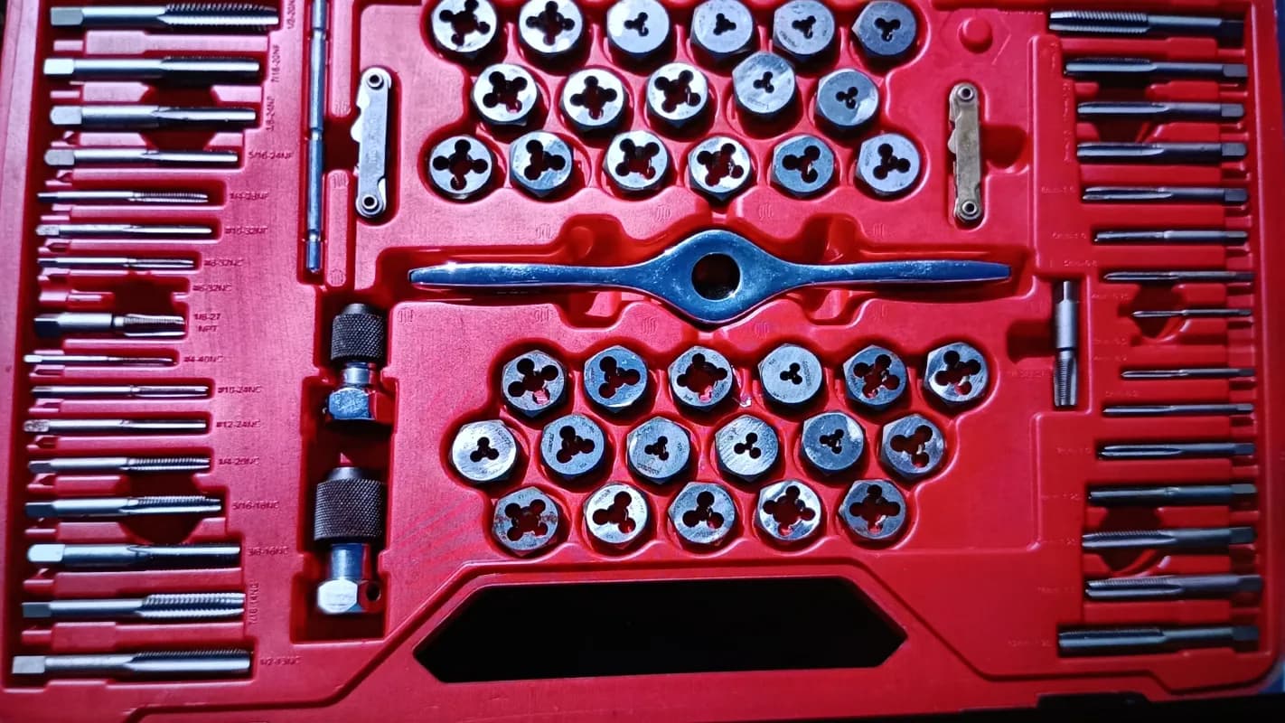 Tap and Die Threading set — photo 2 of 3
