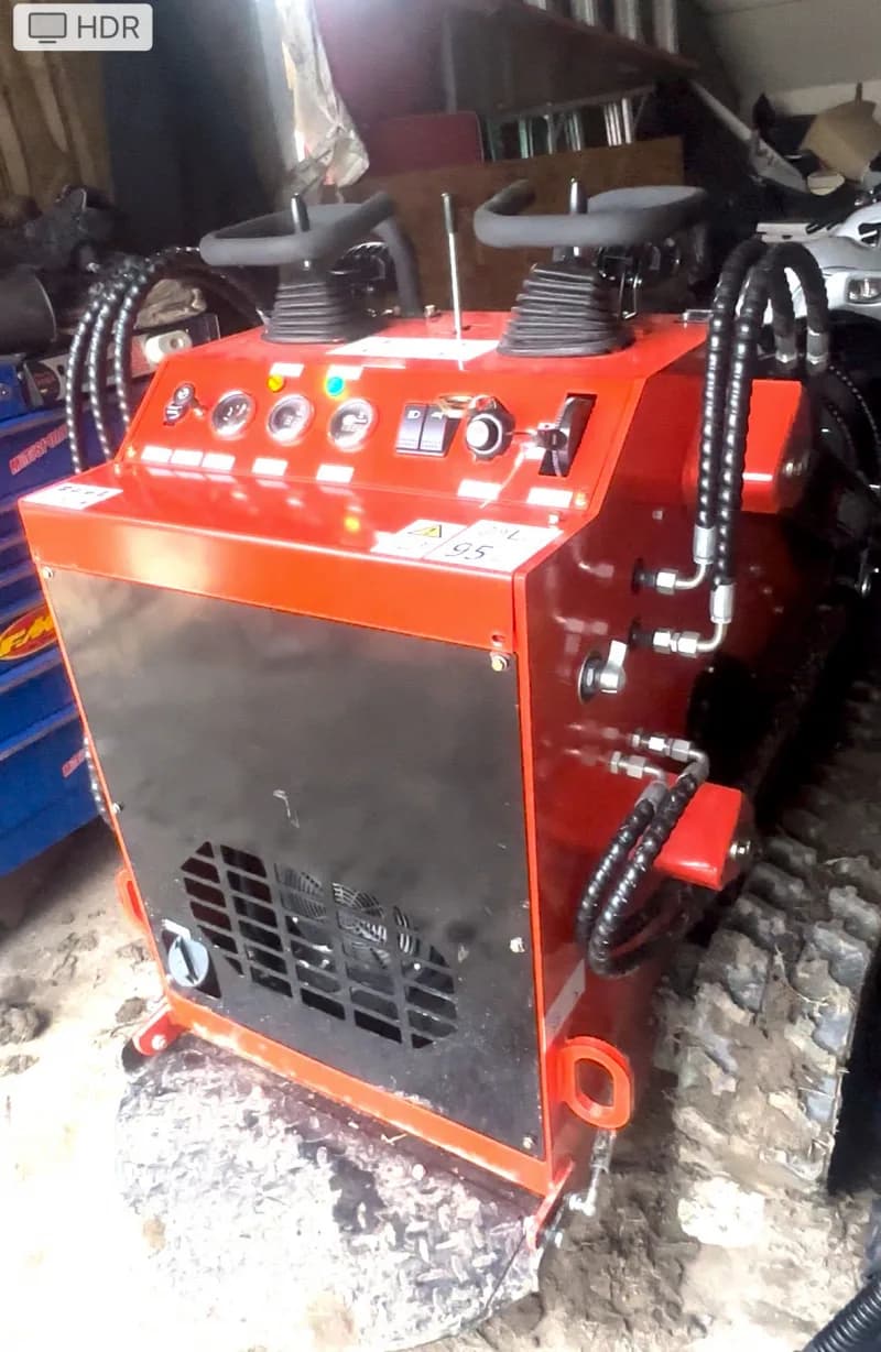mini skid steer — photo 2 of 4