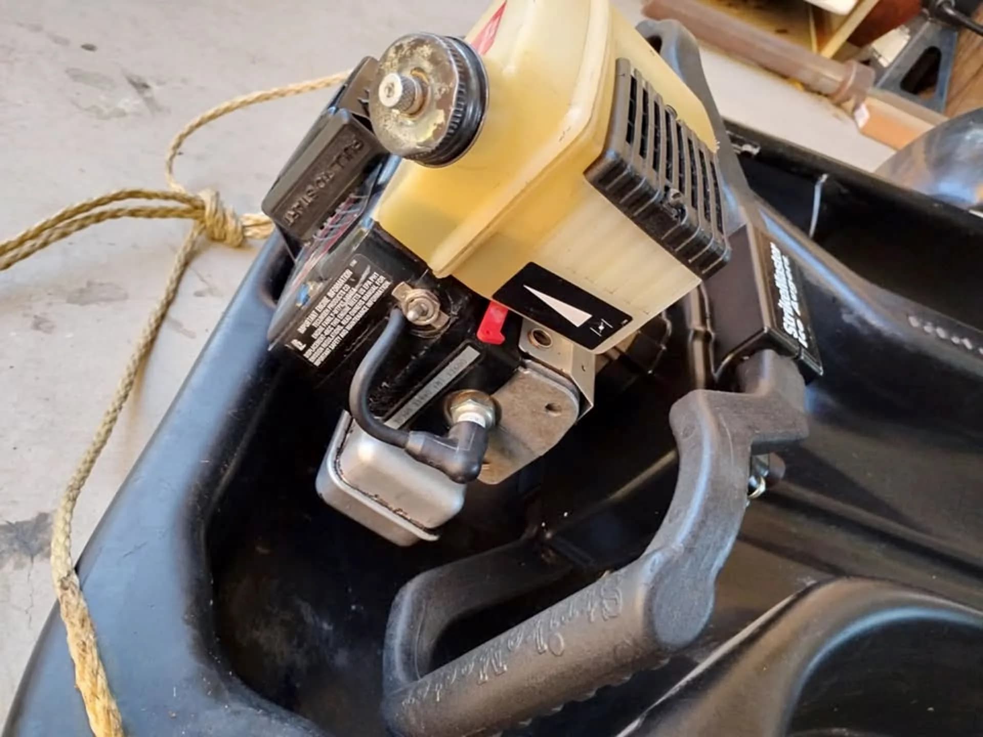 Strikemaster Ice Auger — photo 2 of 8