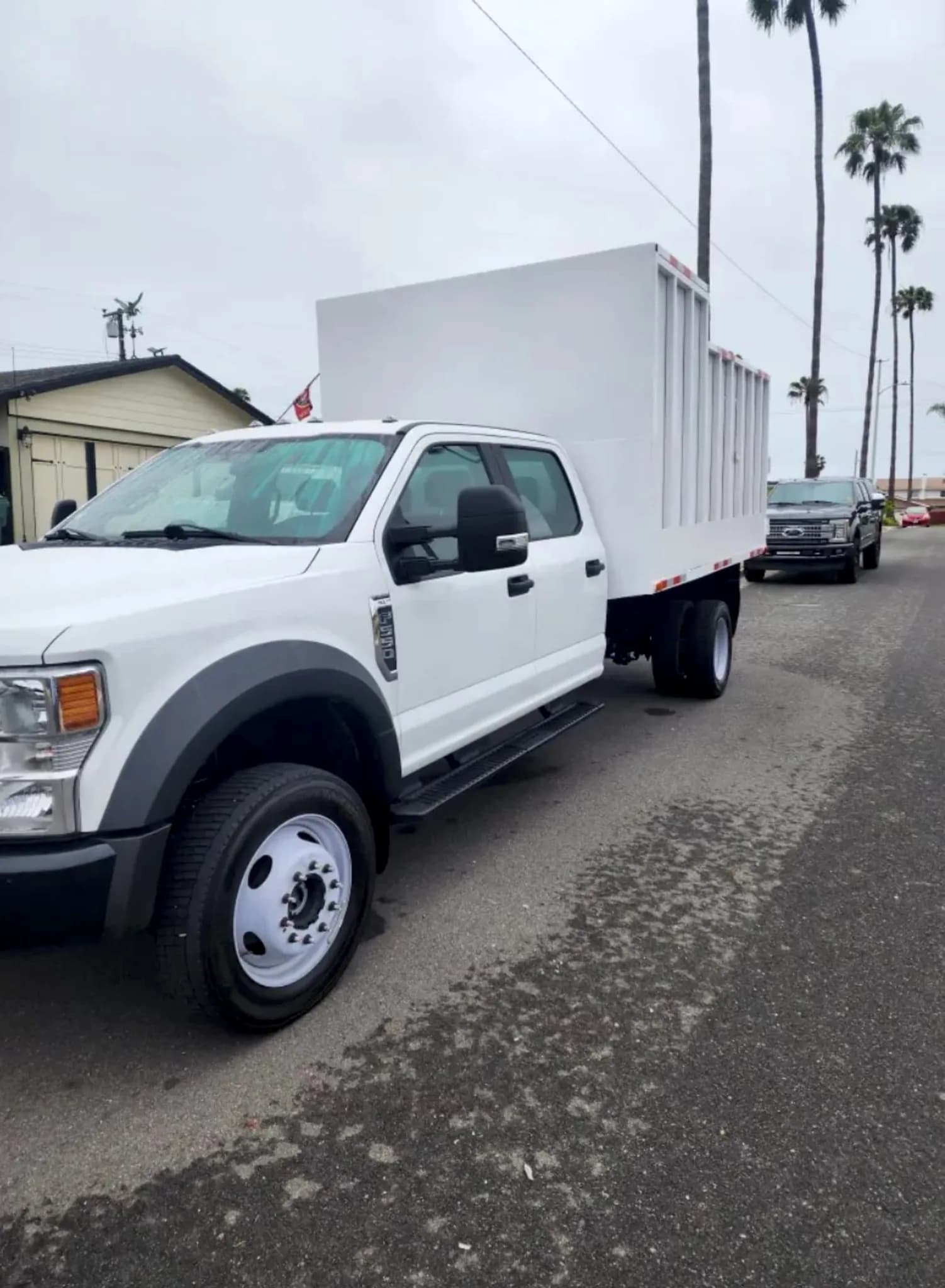Ford F550 dump truck
