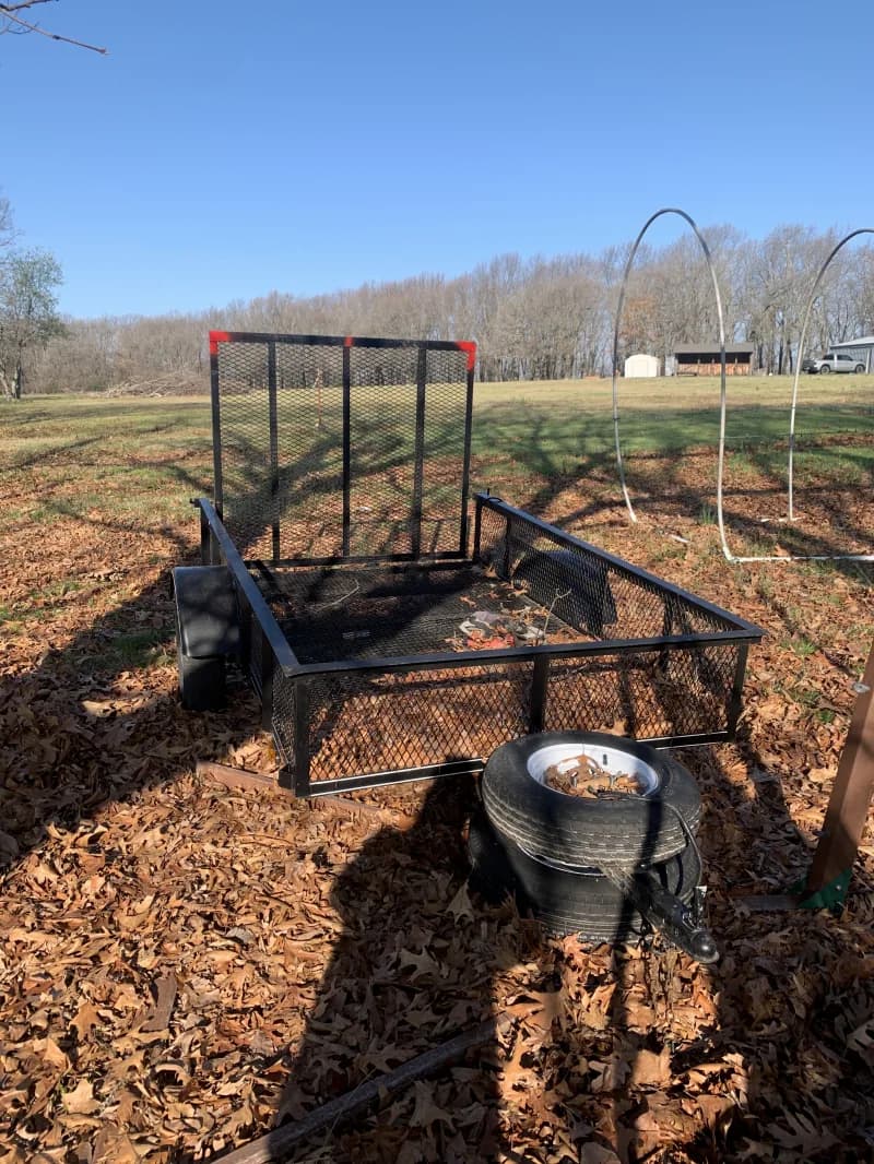 Utility trailer — photo 3 of 3