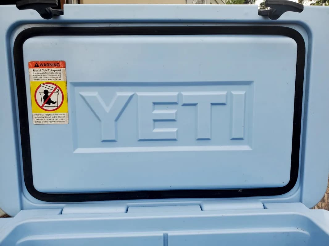 Yeti 45 Cooler — photo 2 of 7