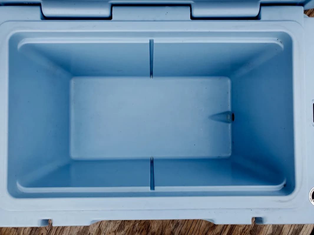 Yeti 45 Cooler — photo 4 of 7