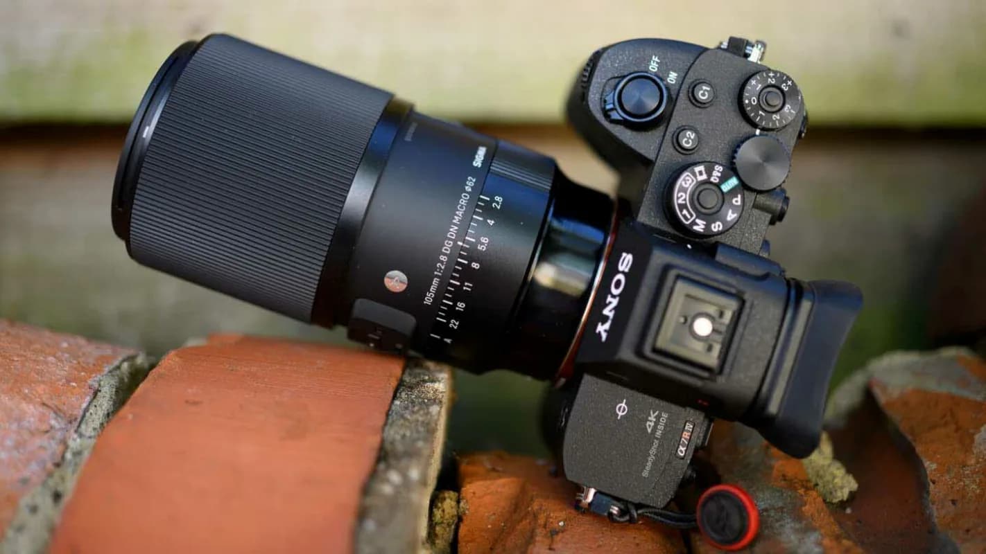 SIGMA 105MM F2.8 DG DN MACRO CAMERA LENS — photo 4 of 4