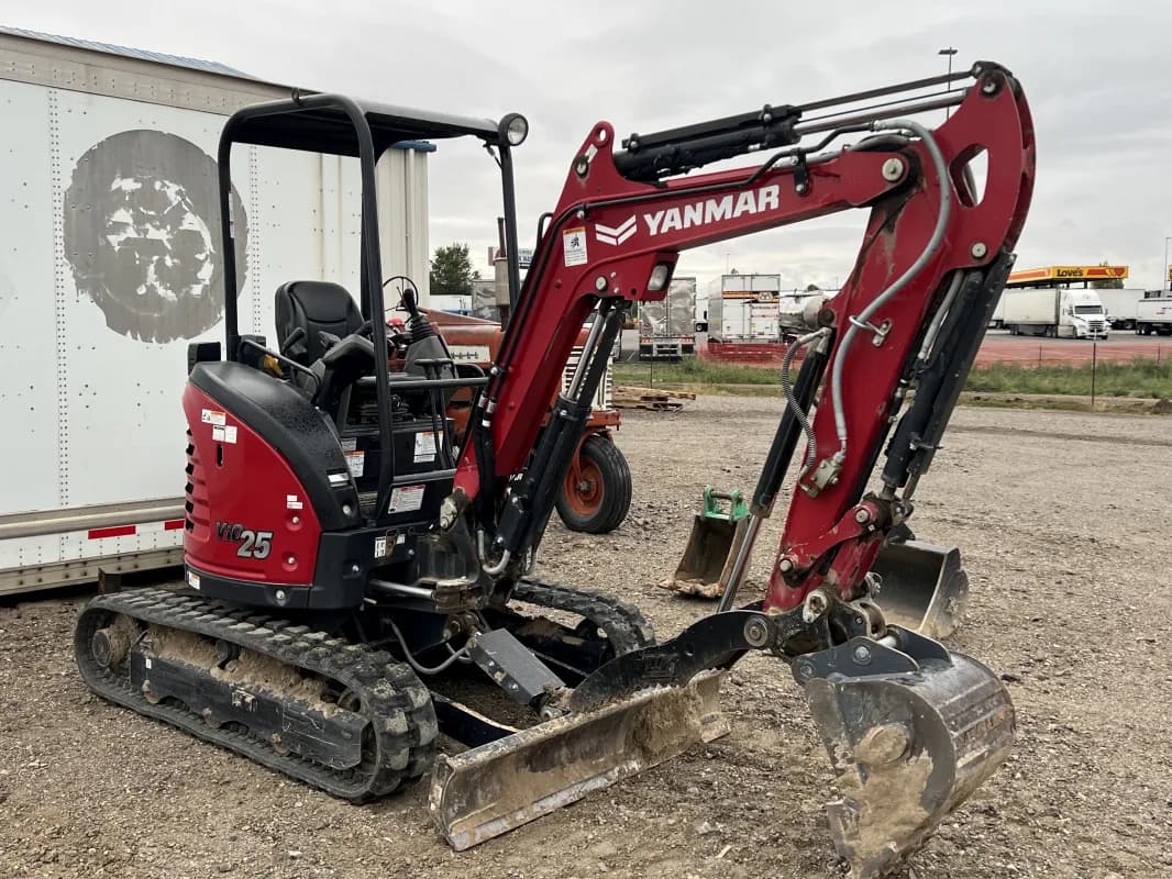 Yanmar 25 Excavator — photo 2 of 3
