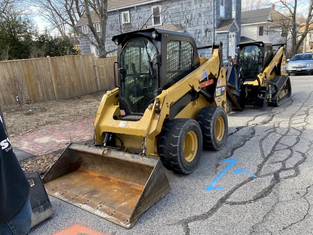 skidsteer — photo 3 of 3