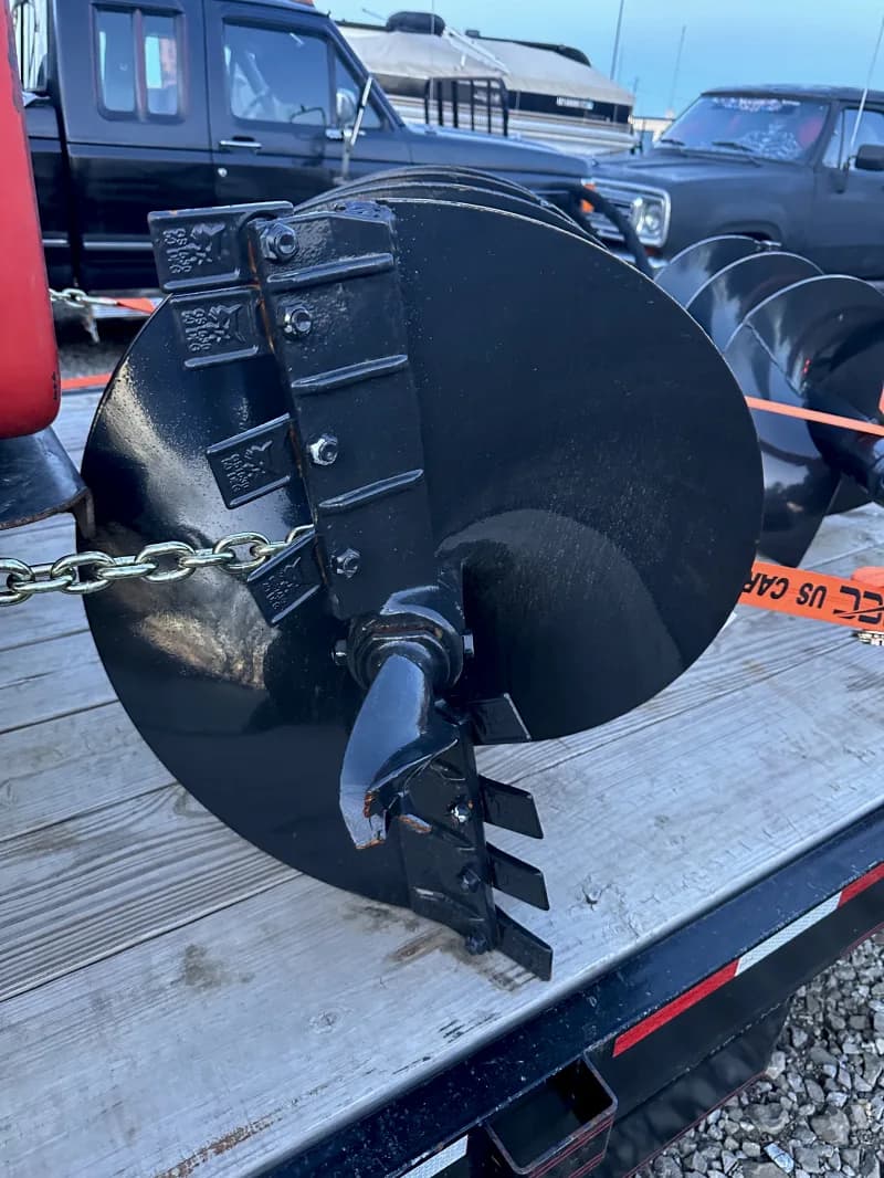 Skid loader — photo 3 of 5