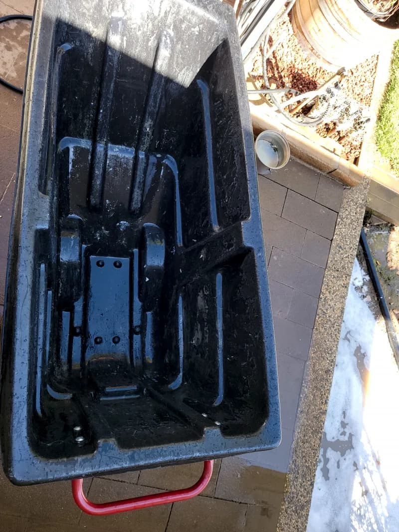 Rubbermaid Utility Cart — photo 3 of 3