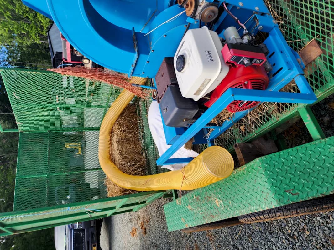 straw blower — photo 2 of 3