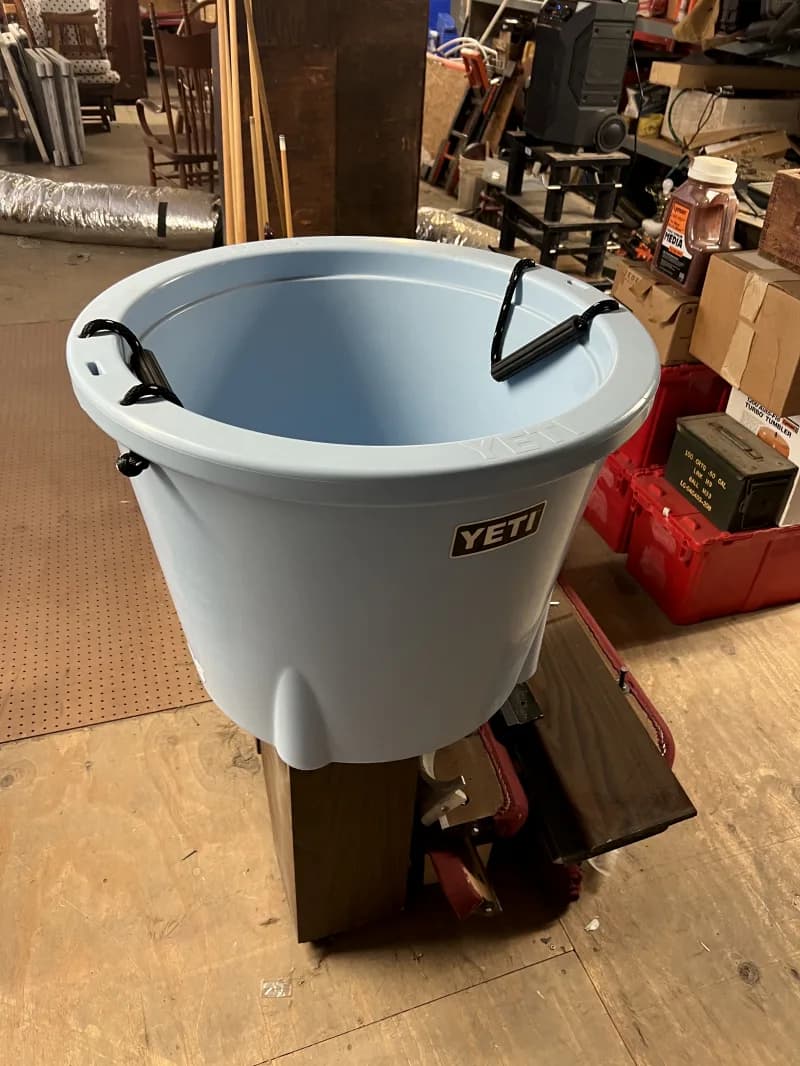 yeti tank 85 cooler — photo 3 of 3