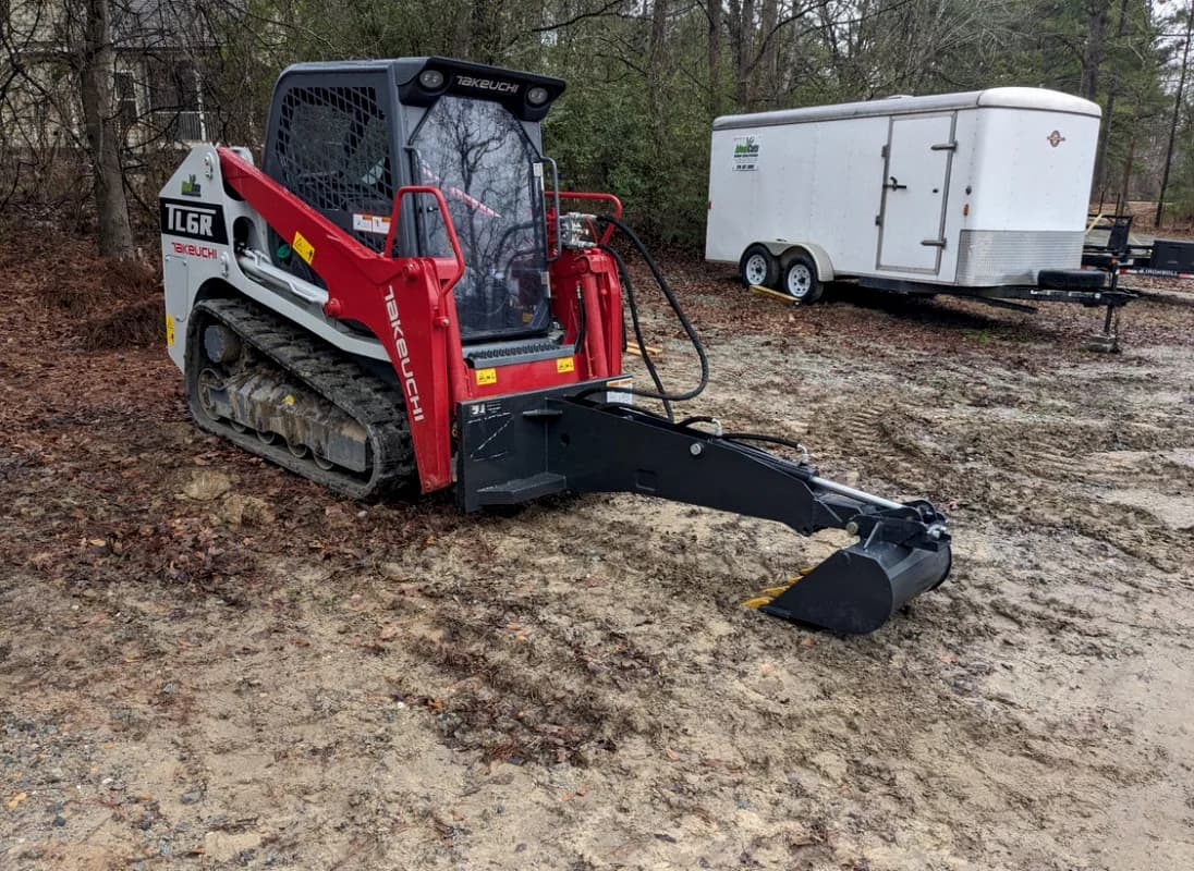 Takeuchi TL6 Skid Steer Track Loader — photo 2 of 7